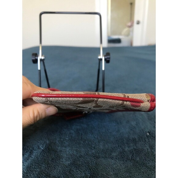 Coach poppy khaki red heart Valentine’s Day small wristlet - Picture 4 of 11